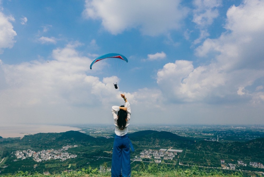 浙江最适合玩滑翔伞的地方，一次可以玩十分钟