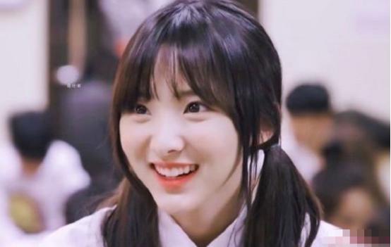 既然是直播当然就少不了活动,作为某牙吃鸡领域的头部主播,董系长,狗