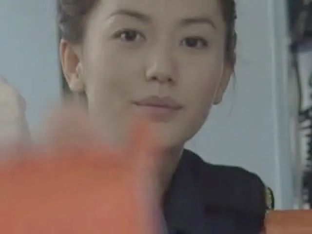 贾静雯|当年同框吊打贾静雯的神颜大美女，如今47岁赛18，仿佛吃了防腐剂……