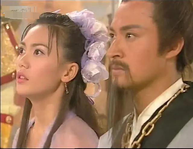 贾静雯|当年同框吊打贾静雯的神颜大美女，如今47岁赛18，仿佛吃了防腐剂……