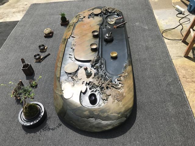 石头|“万里挑一”的一块大石头，我让手艺人给我雕成茶盘，成品太震撼
