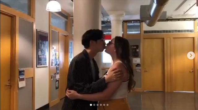 伊能静|伊能静儿子穿女装后又曝新操作，不分性别与多人接吻引热议