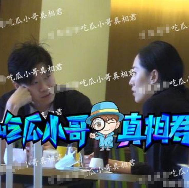 赵薇|赵薇富二代绯闻男友正脸首曝光，深夜与美女聚会欢快畅聊