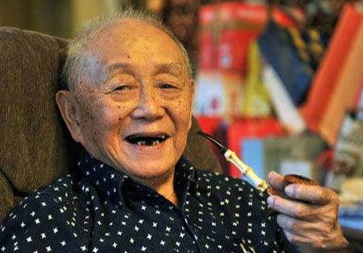 黄永玉|黄永玉：今天教授满街走，大师多如狗