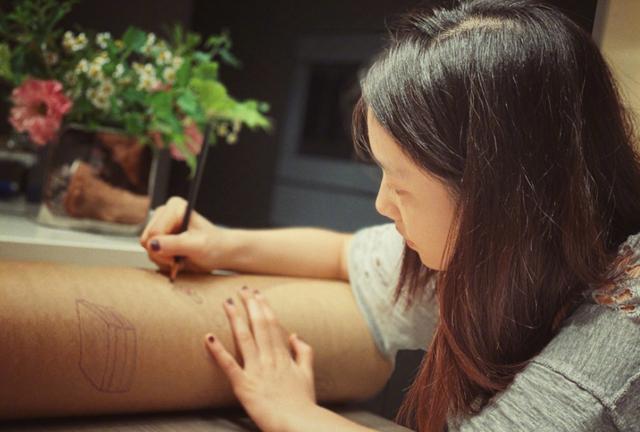 黄忆慈|要出道了？黄磊女儿多多借妈妈资源，与胡歌合拍纪录片，海报曝光