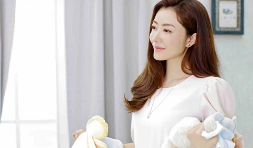 熊黛林|熊黛林晒老公视角，为带双胞胎女儿出游细心做笔记整理行李，超贤惠