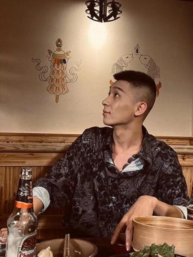 当下网红数量千千万,但真正有实力的却很少,像宏楠这样有实力,年轻又