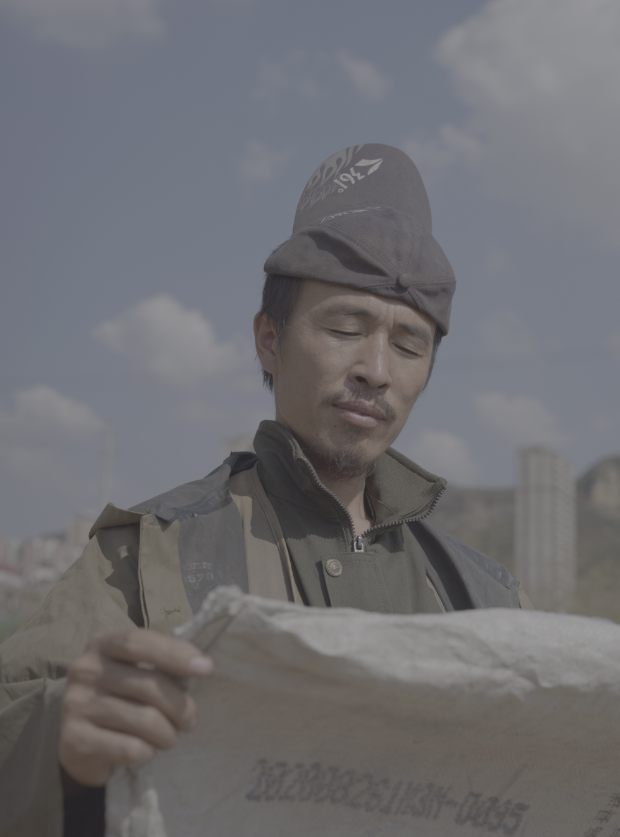 网红|网红民工和央视名嘴“切磋”！海霞：拿着砖头也会发光