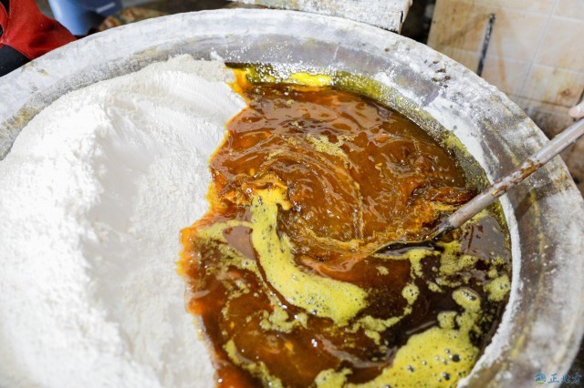 铁锅|技艺传承五代 守住“丰镇月饼”老味道