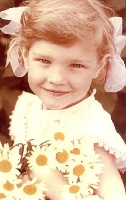 娜塔莉·沃佳诺娃|38岁超模两嫁豪门生5胎，现实版“太子妃升职记”