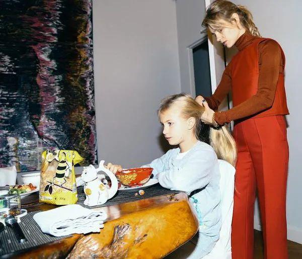 娜塔莉·沃佳诺娃|38岁超模两嫁豪门生5胎，现实版“太子妃升职记”