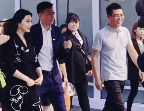 范冰冰|范冰冰力挺国货之光红旗，遭遇网络黑公关诋毁，工作人员发文澄清