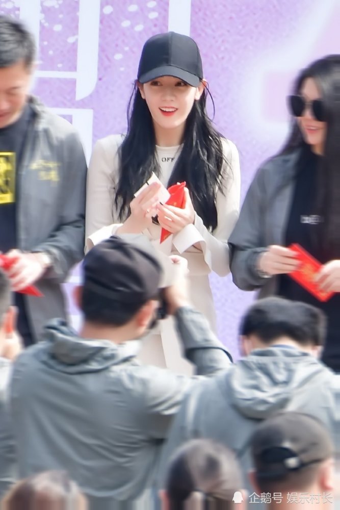 你是我的荣耀|《你是我的荣耀》开机，迪丽热巴杨洋亮相男帅女靓，二人甜蜜互动CP感强