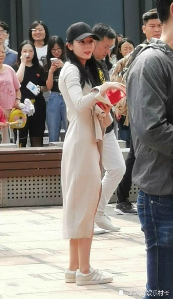 你是我的荣耀|《你是我的荣耀》开机，迪丽热巴杨洋亮相男帅女靓，二人甜蜜互动CP感强