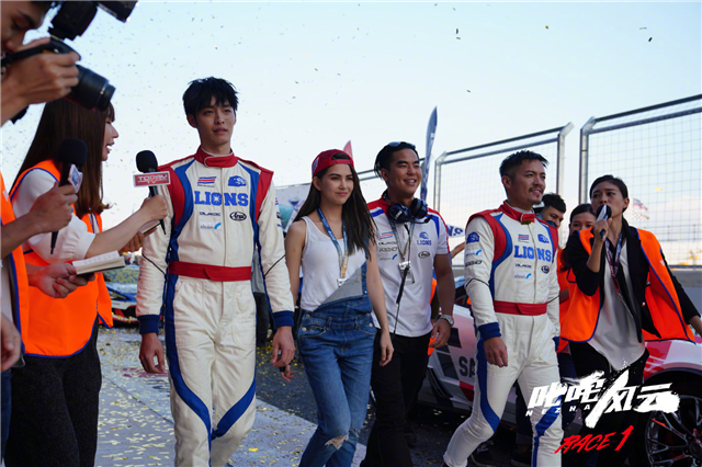 周杰伦|周杰伦懒理盗图风波，客串昆凌新电影，太宠妻了