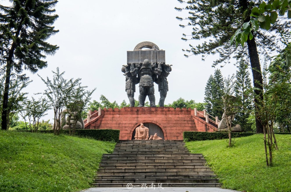 全国最大的主题式公园，在白云山下