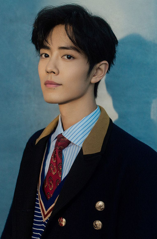 肖战|肖战出道4周年，话题登上各国热搜第1，人气已超越千玺蔡徐坤