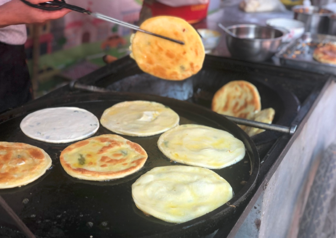 鸡蛋灌饼摊位照片图片