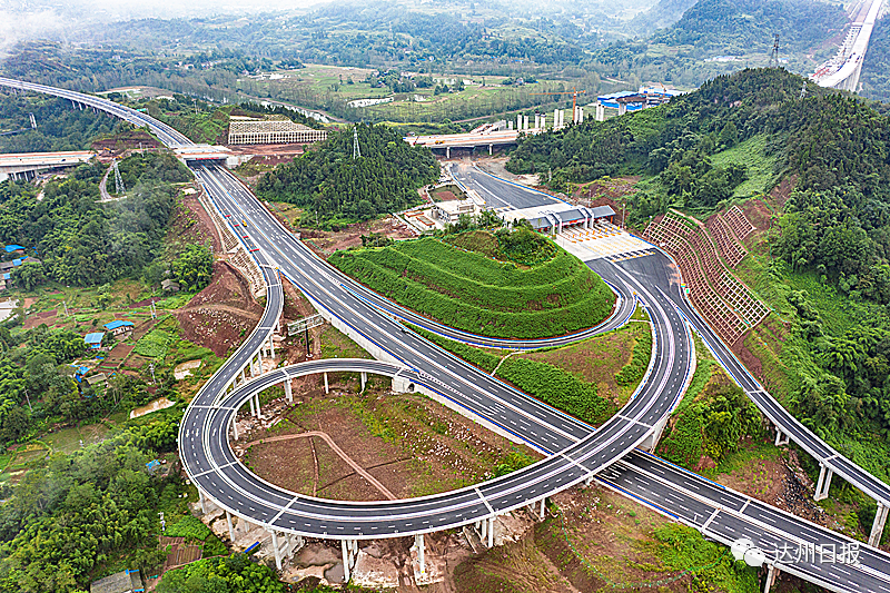 农村公路通村入户……南大梁高速公路建成通车,新机场建设加速推进