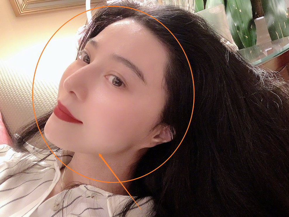 范冰冰|范冰冰晒自拍照，淡妆出镜尽显清纯，却在评论区无意透露感情现状