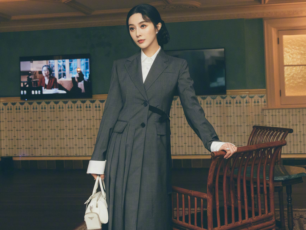 范冰冰|范冰冰晒自拍照，淡妆出镜尽显清纯，却在评论区无意透露感情现状