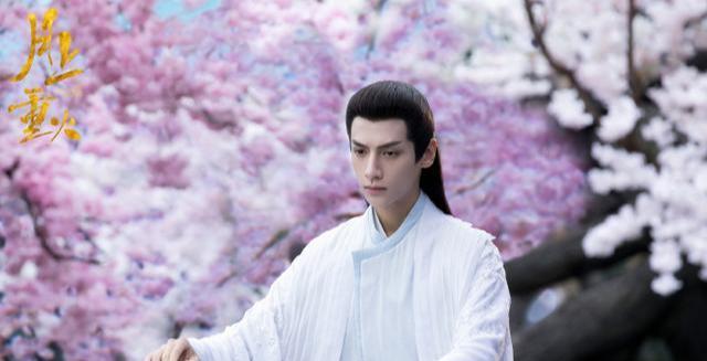 罗云熙|罗云熙身高被吐槽，网友建议合作娇小型女演员，hold不住御姐