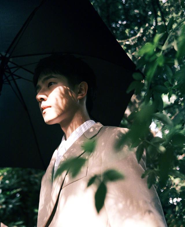 刘昊然|23岁刘昊然被男粉叫宝贝！罕见瞳孔炸裂表情失控，竟然这样回应