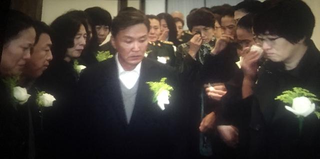 朱婷|看完《夺冠》说说演员，朱婷比巩俐更令人惊喜，吴刚不愧是老戏骨