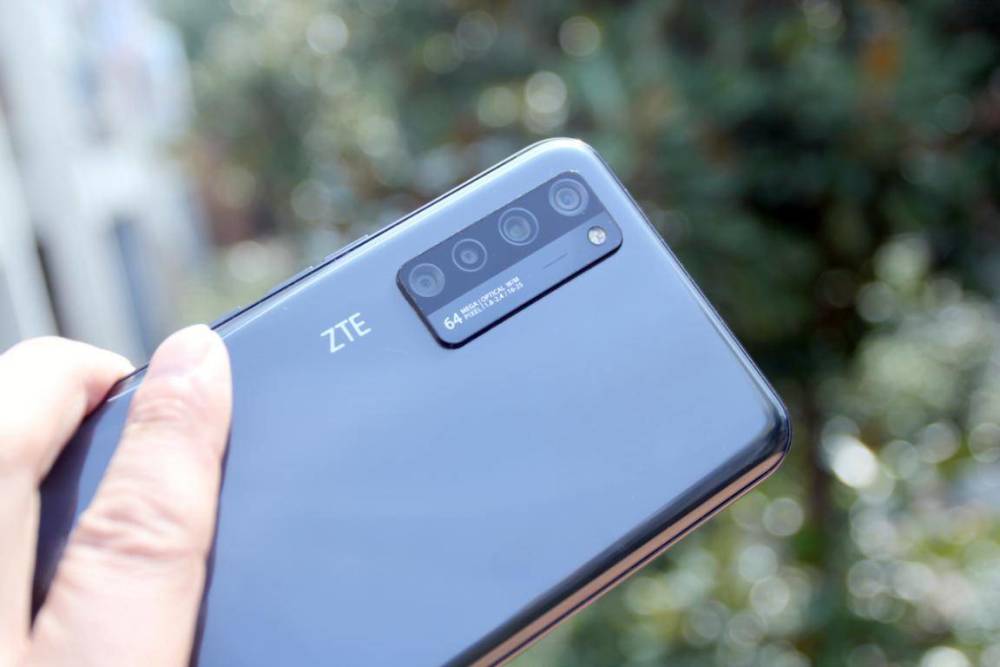 大隐隐于屏下屏下摄像头手机中兴天机axon205g评测