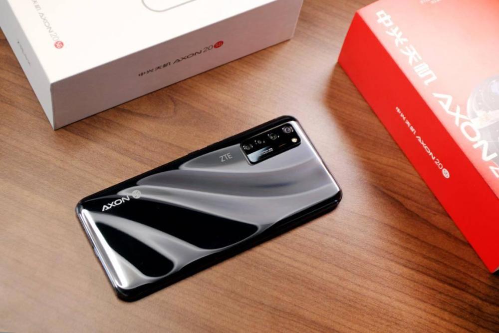 大隐隐于屏下屏下摄像头手机中兴天机axon205g评测