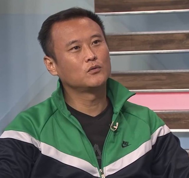 徐云龙现在的裁判属于睁着眼瞎吹是不是想弄死陈戌源