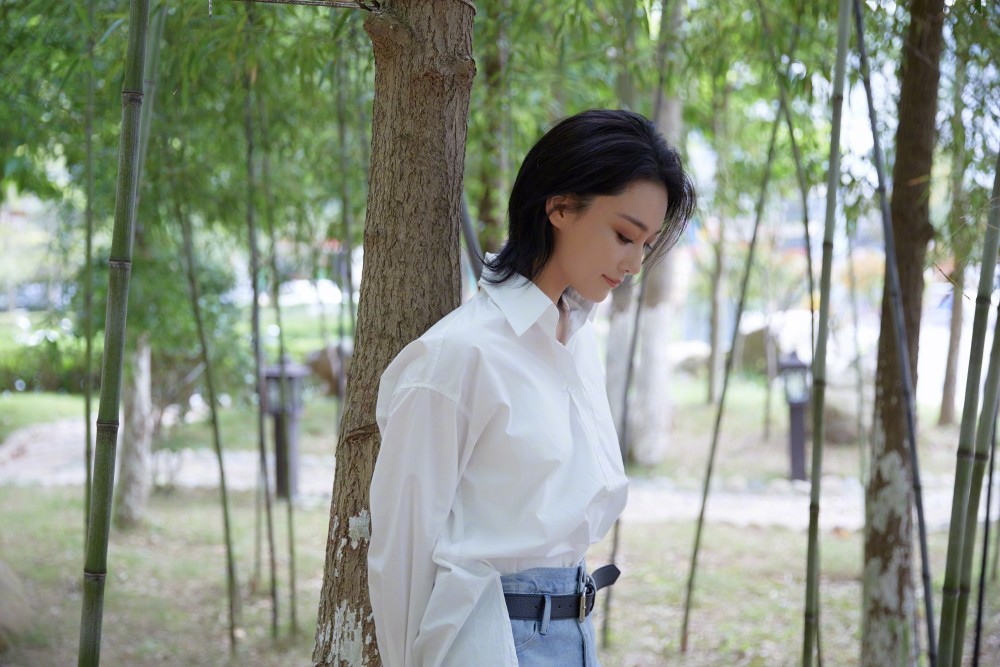 张馨予|张馨予太直白，发文认同退一步会蹬鼻子上脸，莫名与张靓颖观点一致