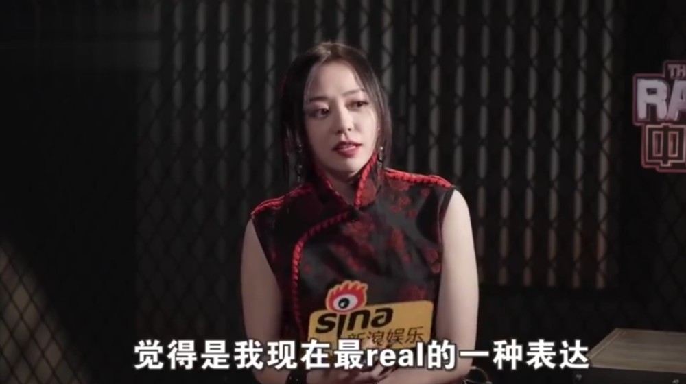 张馨予|张馨予太直白，发文认同退一步会蹬鼻子上脸，莫名与张靓颖观点一致