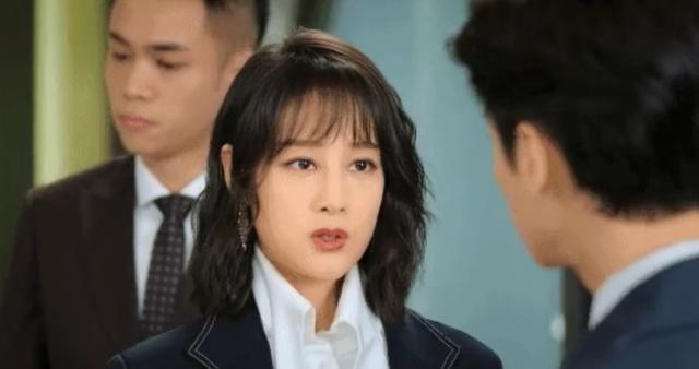 逗趣|女演员自曝做医美失败，拍戏脸肿成包子太逗趣，网友调侃撞脸杜华