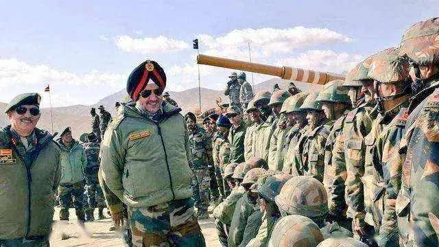 9月29日中印边境军情报告!列城迎来第一场大雪,印军步枪被冻