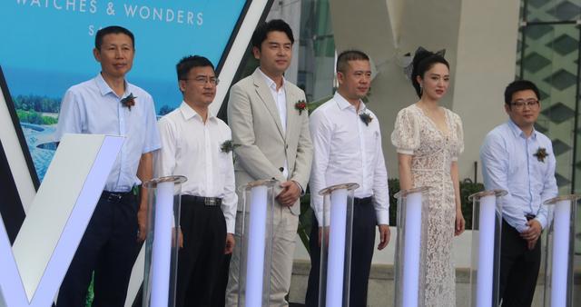 黄圣依|董璇黄圣依罕见同框比美，黄圣依满脸疲态，董璇却少女感十足