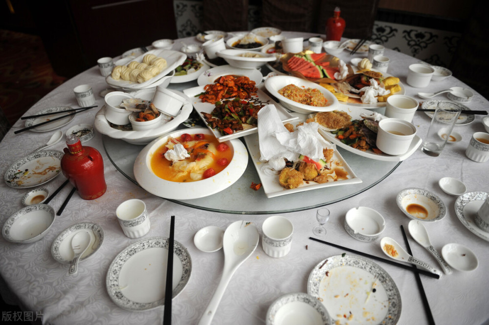 我国每年浪费的3500万吨粮食,到底是谁在浪费?_腾讯新闻