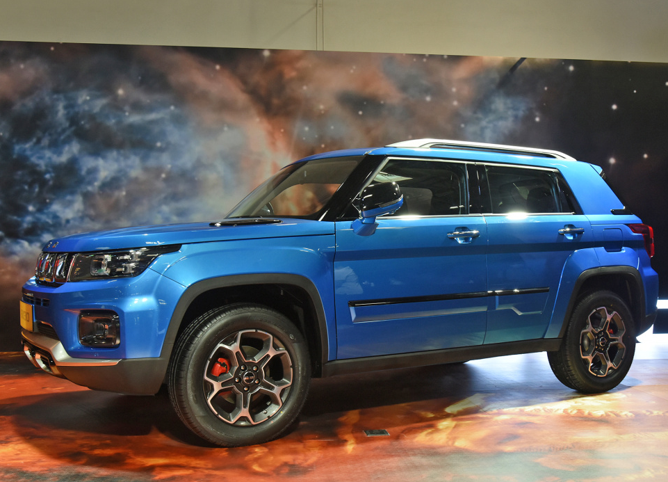 哈弗大狗|国产再添全新“硬汉”！搭1.5T引擎，内饰霸气十足，或成哈弗大狗的对手