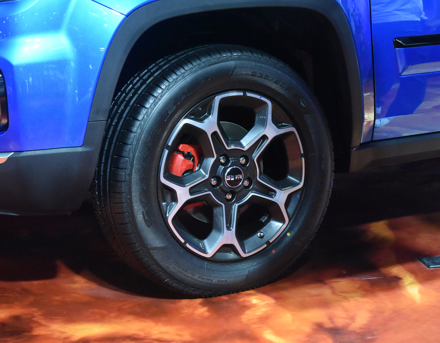 哈弗大狗|国产再添全新“硬汉”！搭1.5T引擎，内饰霸气十足，或成哈弗大狗的对手