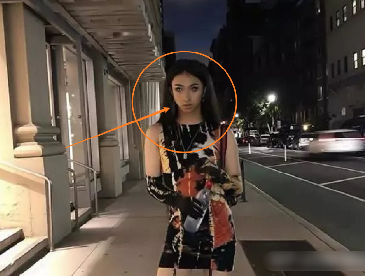 伊能静|伊能静儿子再晒女装照，粉色纱裙梦幻感十足，底下评论却褒贬不一