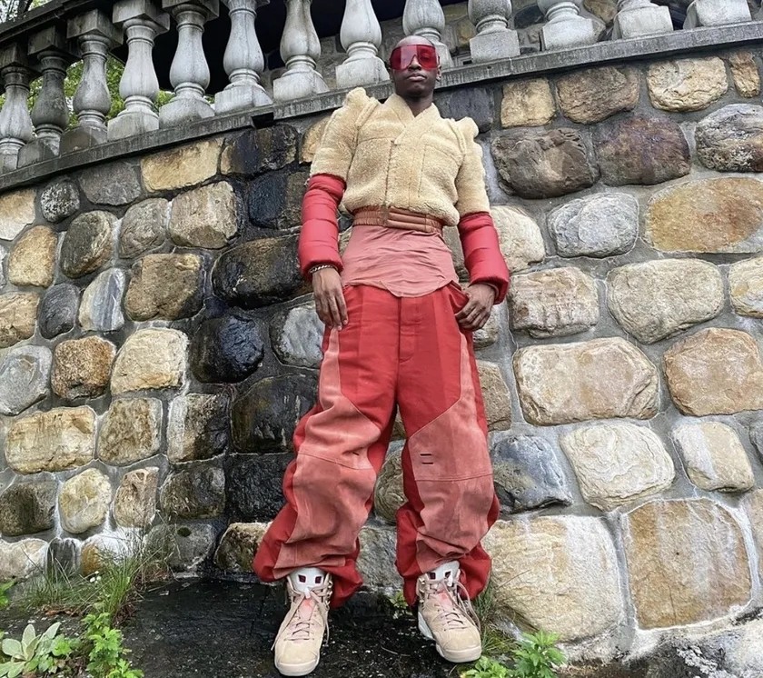 1 travis scott x air jordan 6"british khaki"而且 travis 爆出的鞋