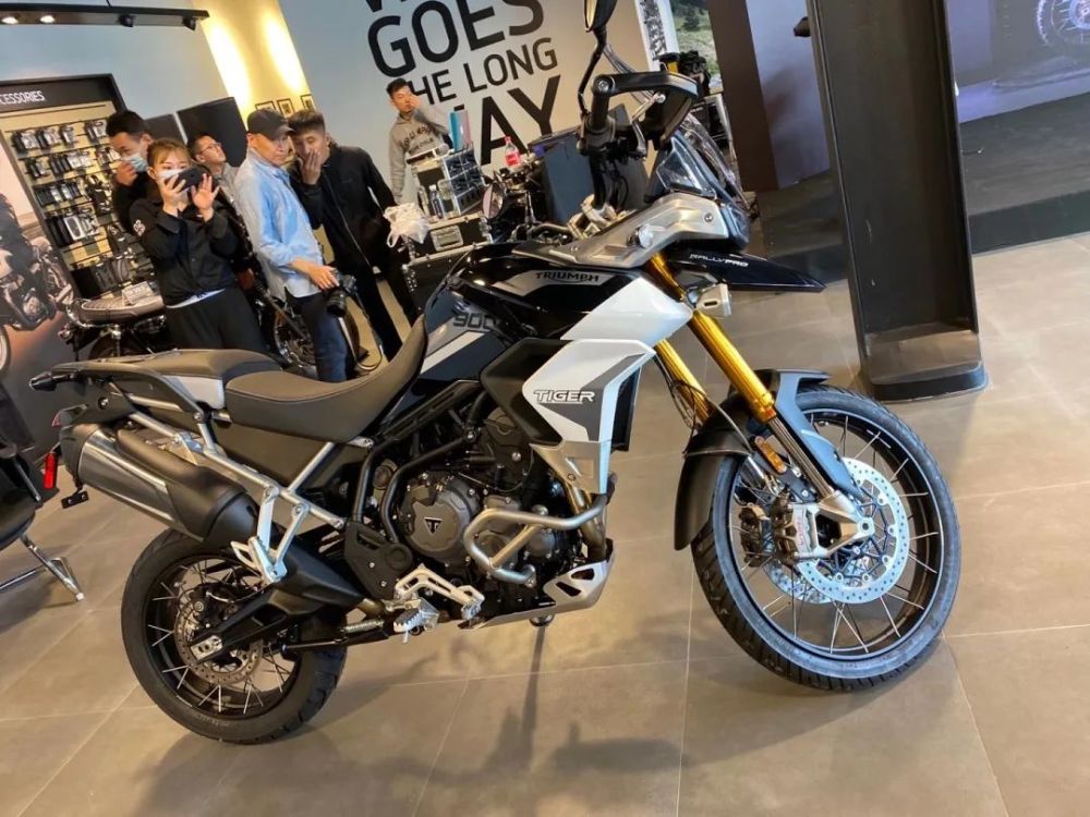 128895元起凯旋向国内发布新款三缸advtiger900声浪诱人