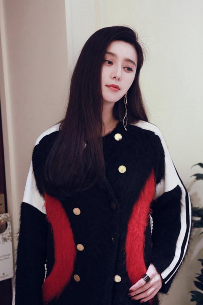 范冰冰|范冰冰复出之路越走越宽，既高调现身车展，又与某大牌成功签约，网友：祝好