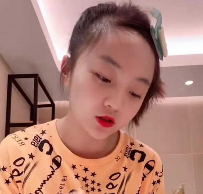 21岁林妙可又发福,一度被网友嘲笑像大妈!_腾讯新闻