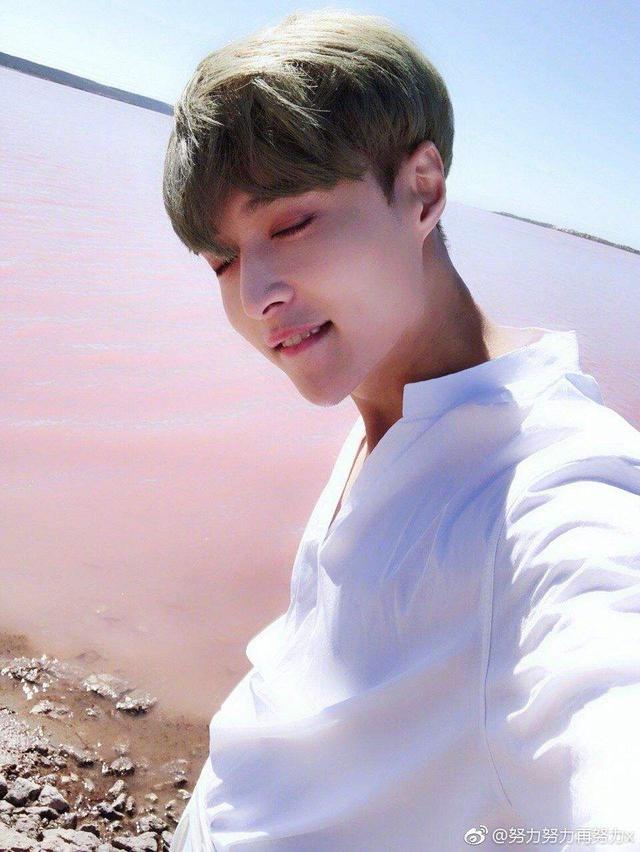 张艺兴|同性相吸？肖战张艺兴互关，背后最大受益者竟是他