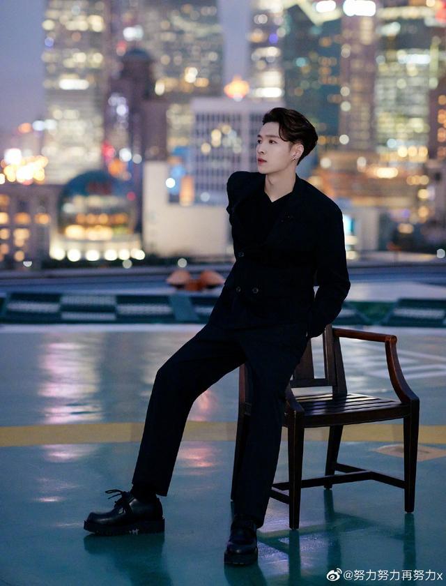 张艺兴|同性相吸？肖战张艺兴互关，背后最大受益者竟是他