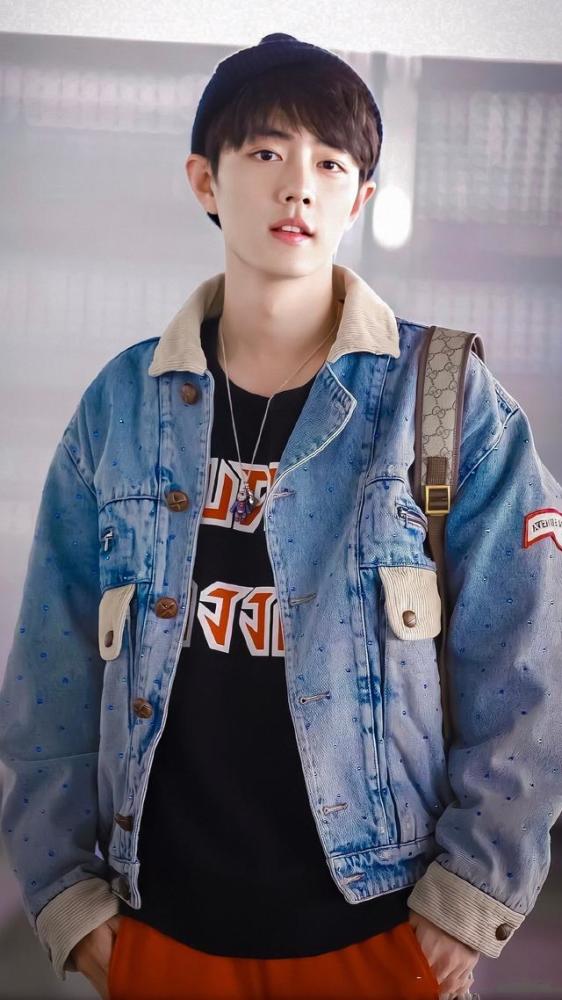 张艺兴|同性相吸？肖战张艺兴互关，背后最大受益者竟是他