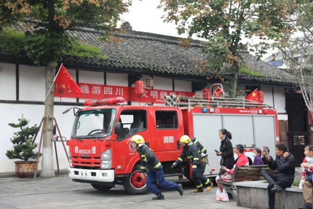 警笛響徹閬中古城上空