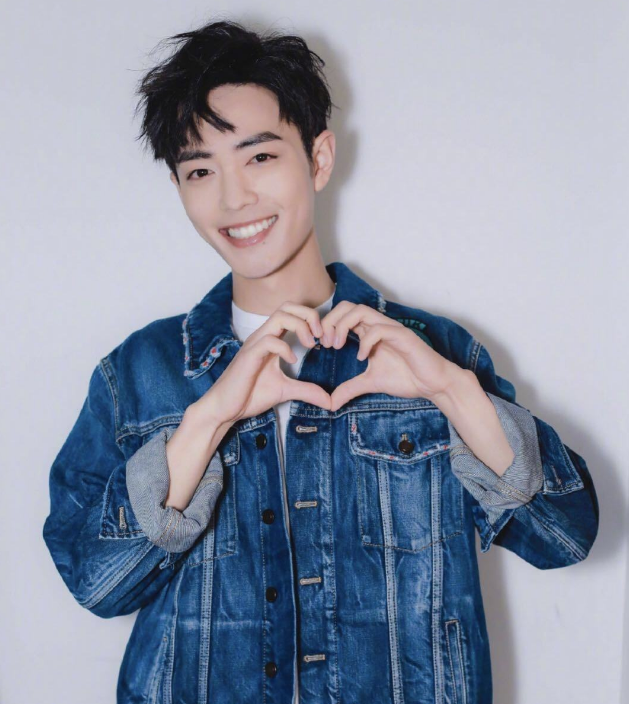 礼盒|明星中秋礼盒太奢华，肖战永生花礼盒被倒卖，价格高达4500