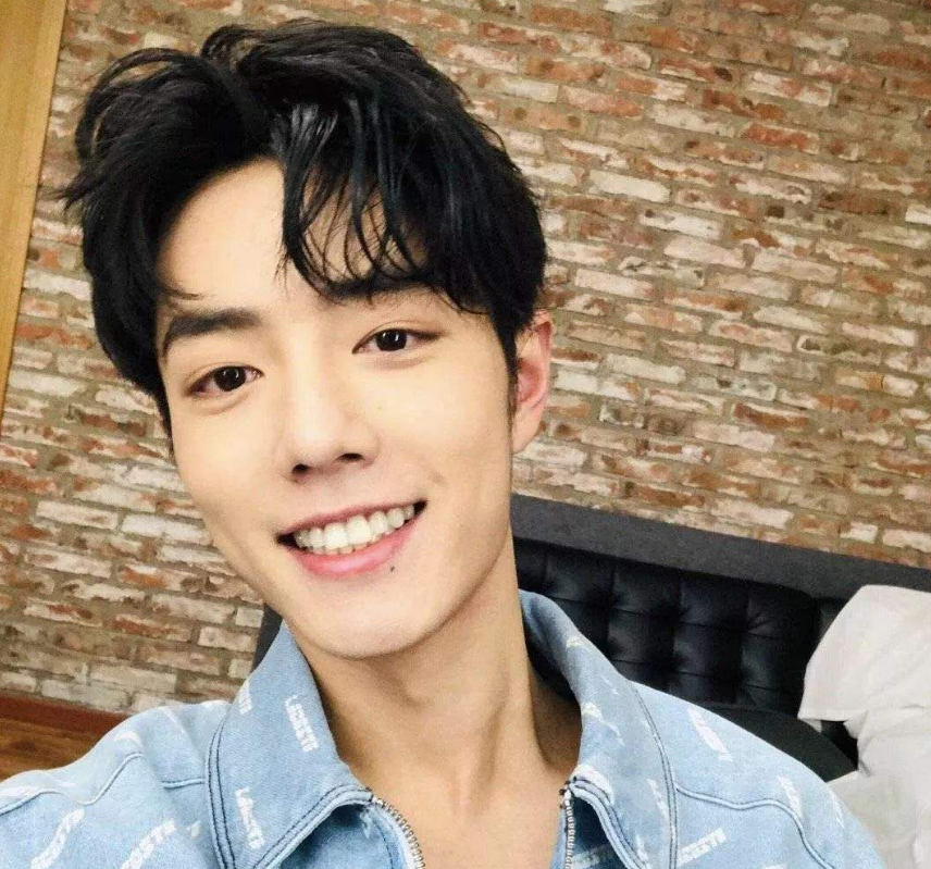 礼盒|明星中秋礼盒太奢华，肖战永生花礼盒被倒卖，价格高达4500